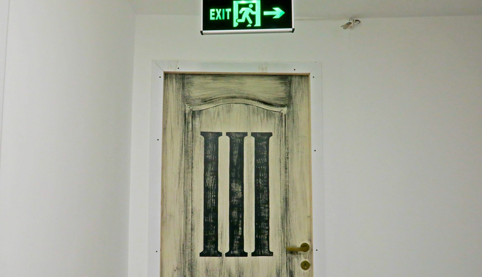 The Evil Clown Hostel Brasov Exterior photo